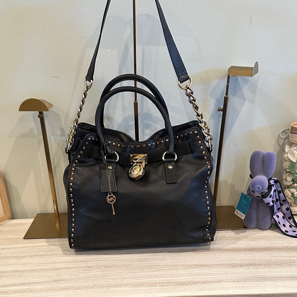 Michael Kors Hamilton Pebbled Large Leather with WhipStitch Gold Accents - EUC